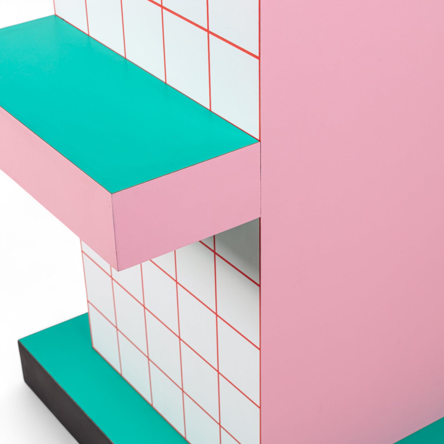 SUPERSIDE TABLE RED GRID